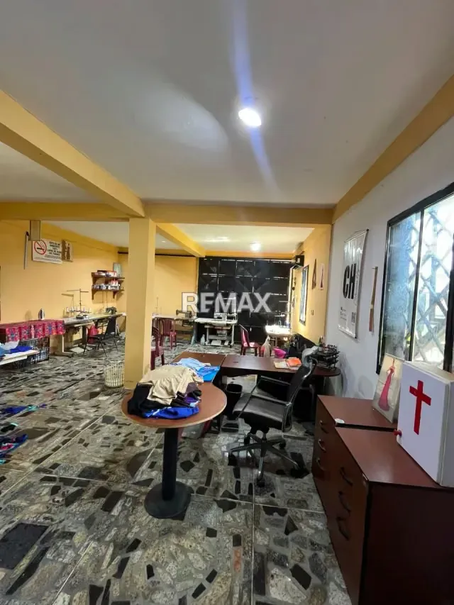 Terreno con casa de dos niveles y galpones en venta. Comunidad de algodonal. Araure - 5