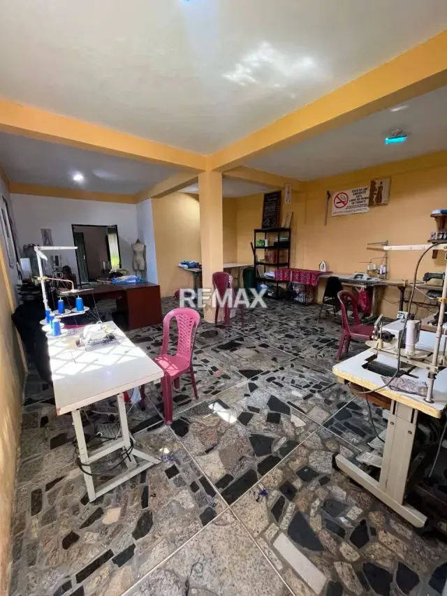 Terreno con casa de dos niveles y galpones en venta. Comunidad de algodonal. Araure - 6