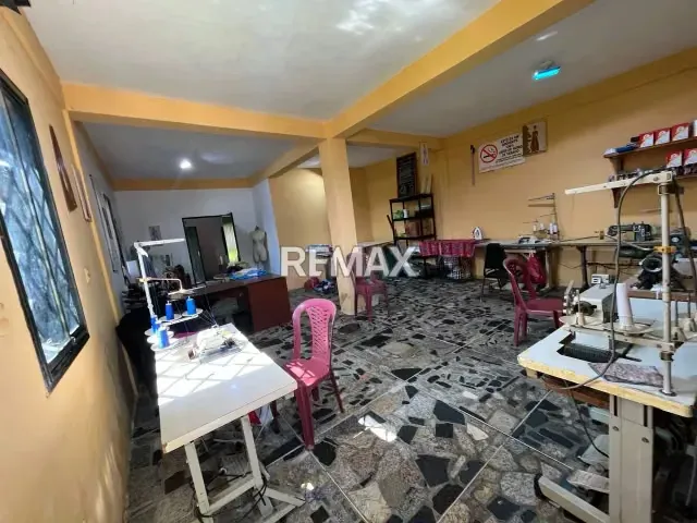 Terreno con casa de dos niveles y galpones en venta. Comunidad de algodonal. Araure - 7