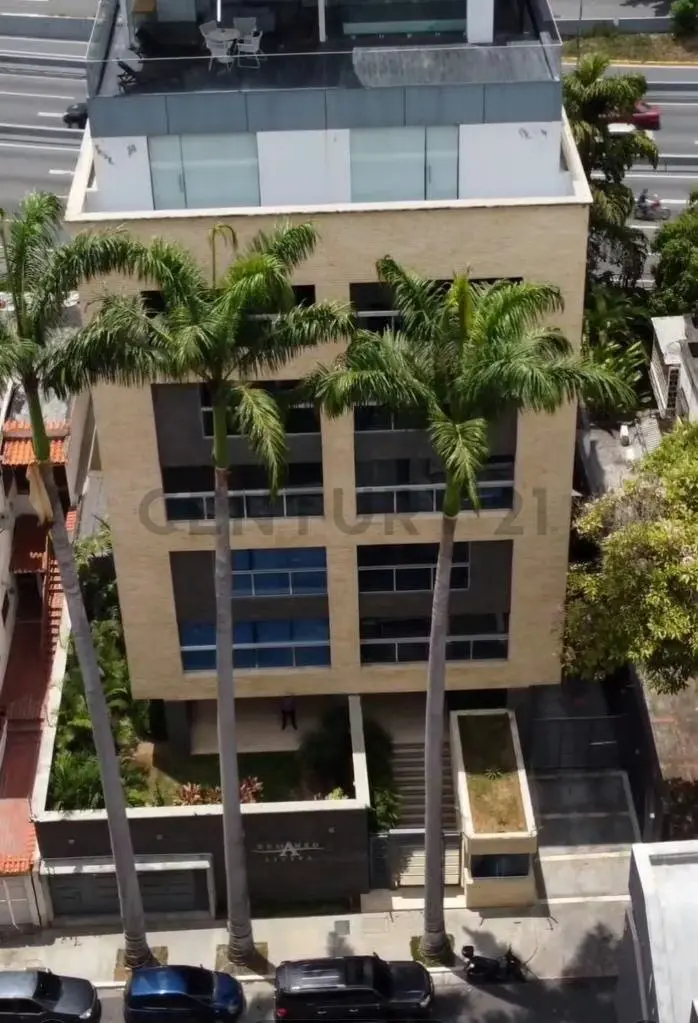 Excelente dúplex a estrenar pisos de mármol edificio con hermosas áreas