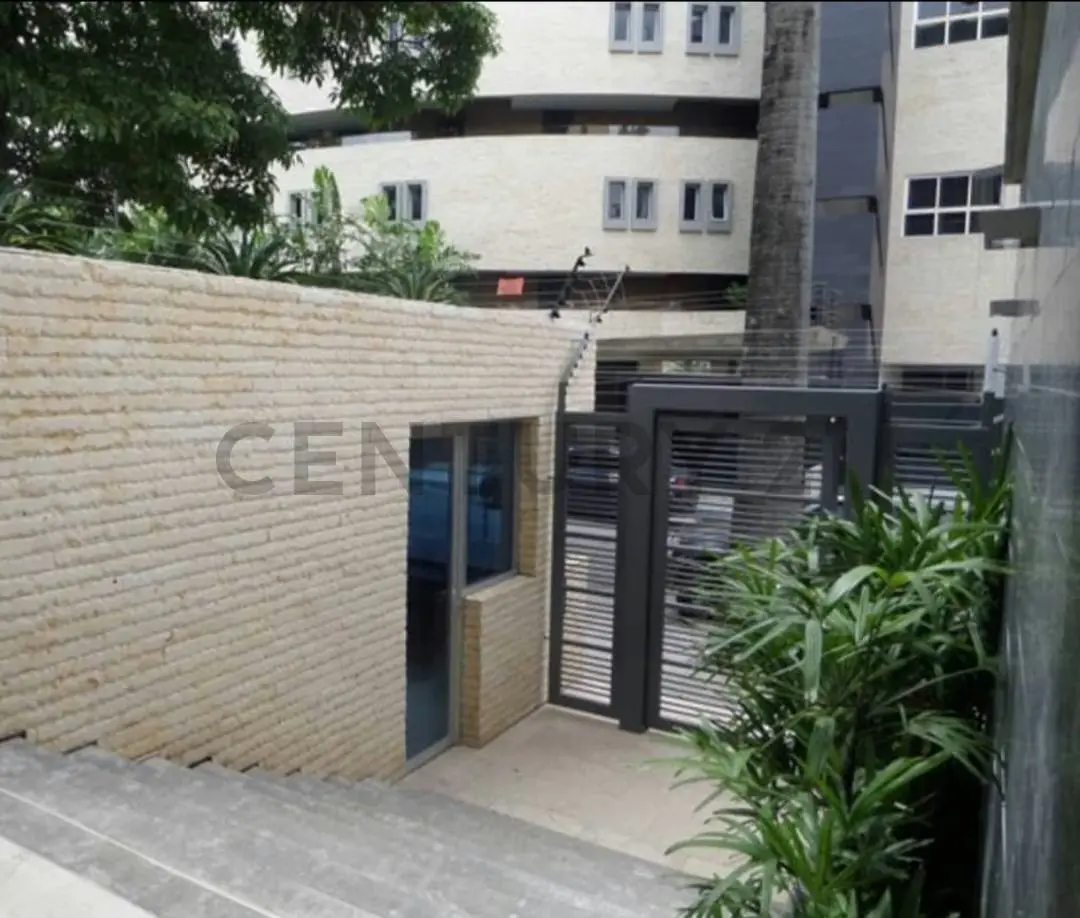 Excelente dúplex a estrenar pisos de mármol edificio con hermosas áreas - 2