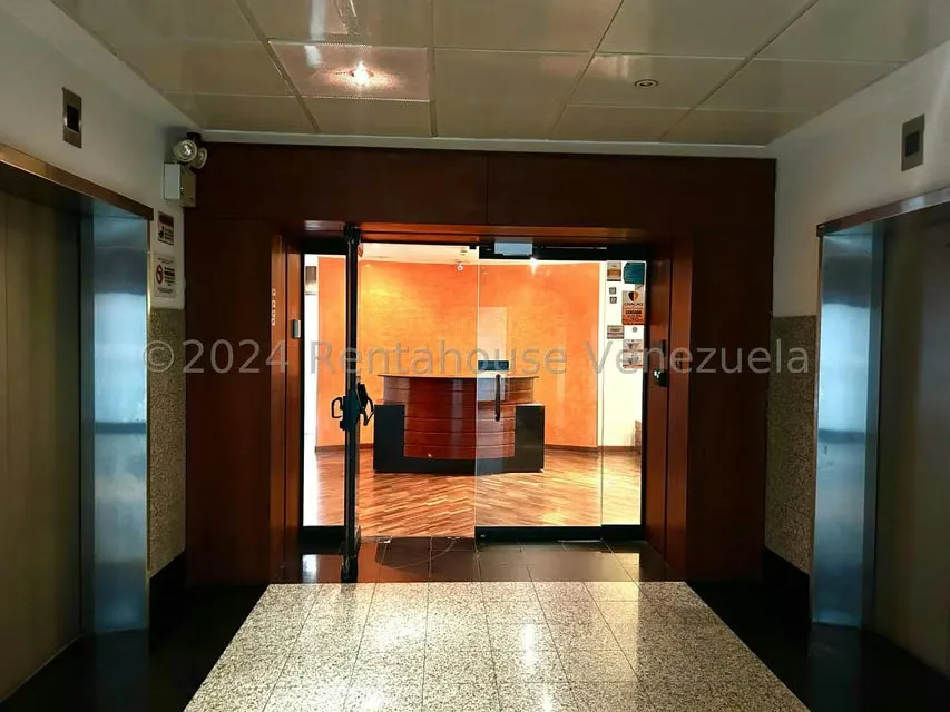 Oficina en Venta en Los Palos Grandes, Distrito Metropolitano - 2