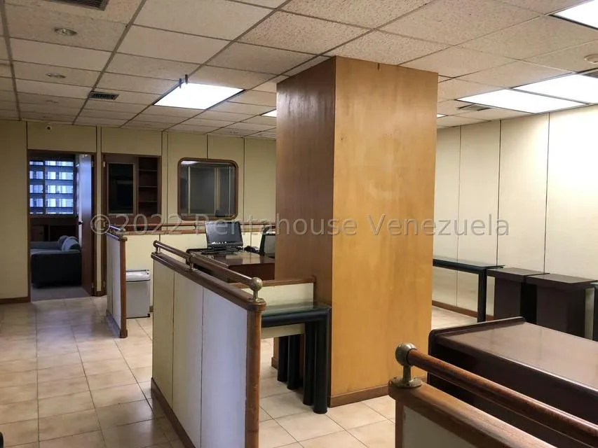 Oficina en Venta en Los Palos Grandes, Distrito Metropolitano - 13