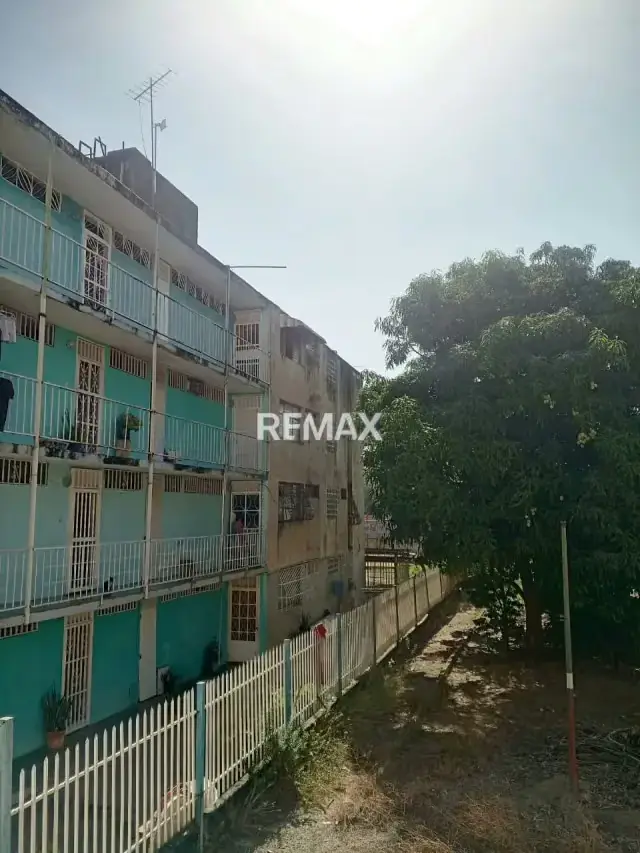 En venta lindo apartamento sin amoblar en piso 1