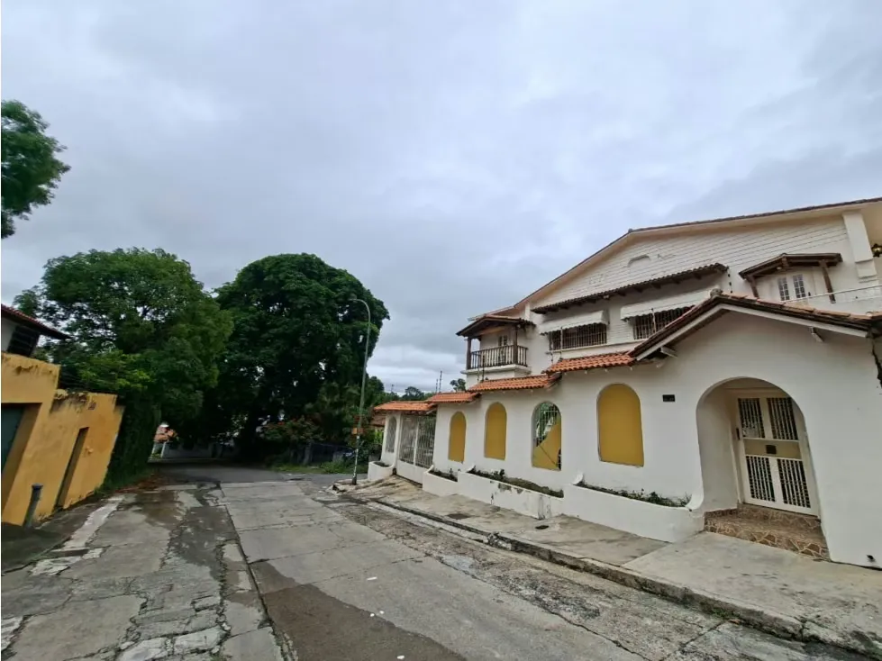 Vendo casa familiar 450m2 Alta Florida 2845 - 2