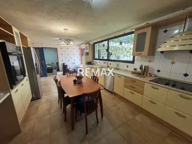 Casa en venta en calle cerrada - 5