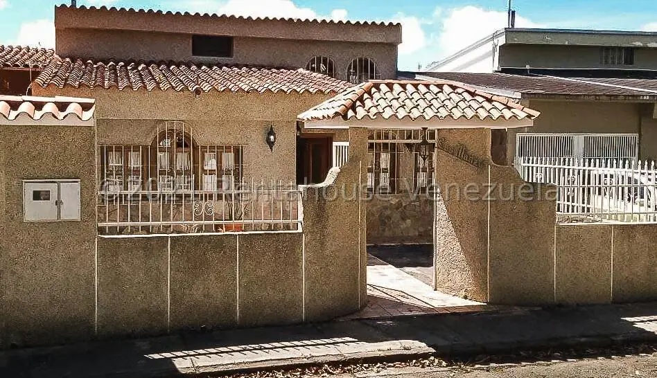 Casa (Multipes Niveles) en Venta en Los Castores, Miranda - 2