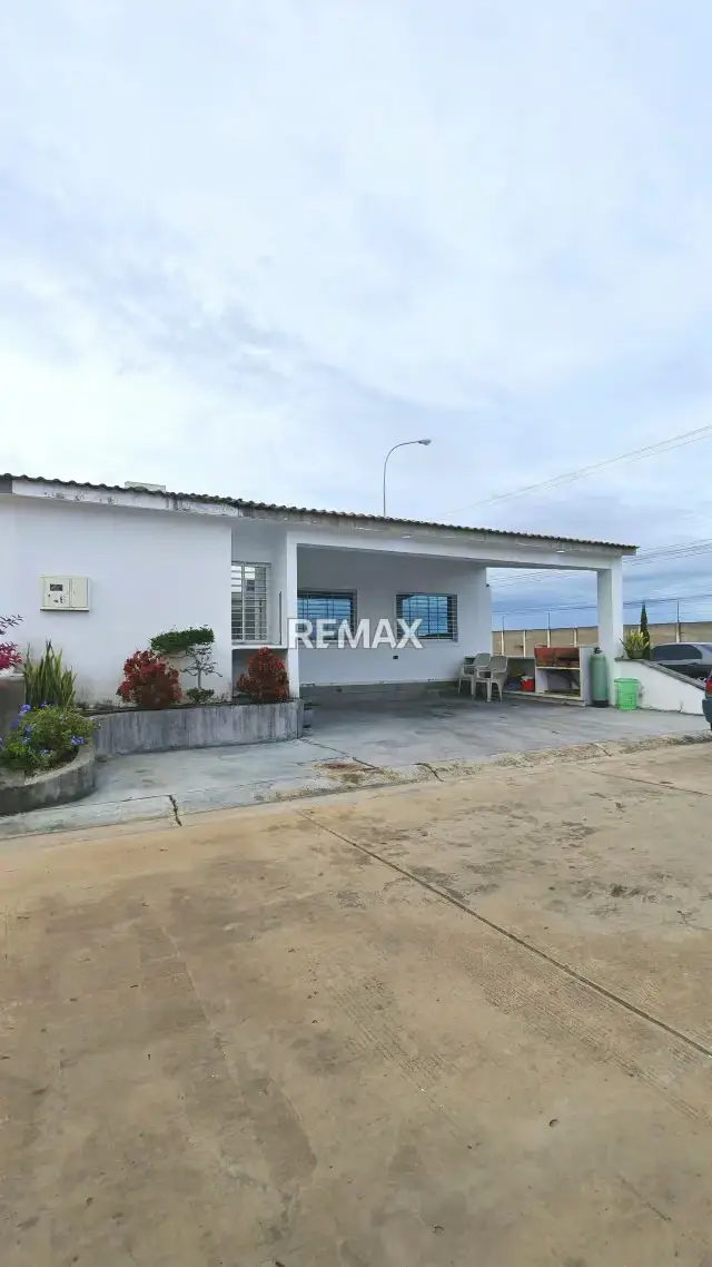 SE VENDE CASA EN MONTERREY II, TIPURO