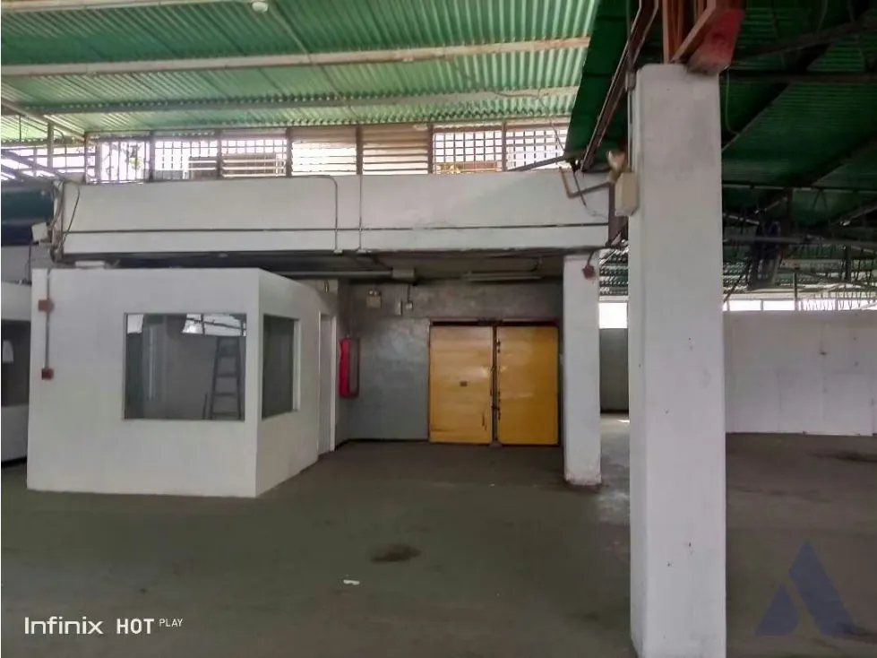 Alquilo Azotea industrial 1000m2 Los Ruices 4386 - 6