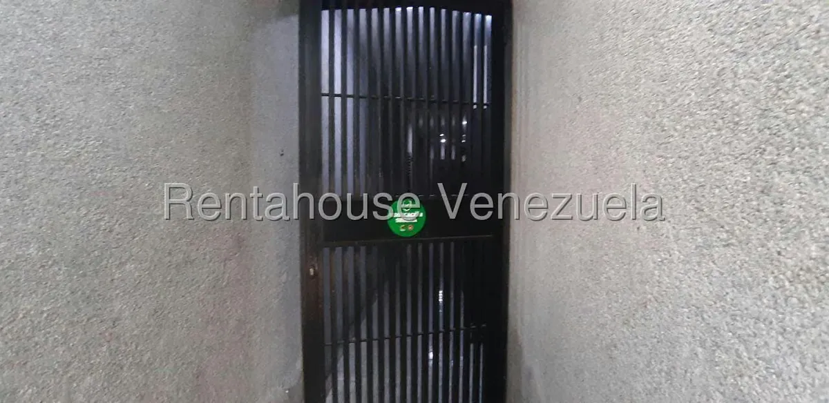 Apartamento (1 Nivel) en Venta en Parroquia La Candelaria, Distrito Metropolitano - 2