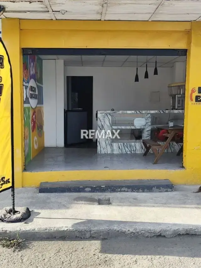 SE ALQUILA LOCAL COMERCIAL EN SANTA ROSA