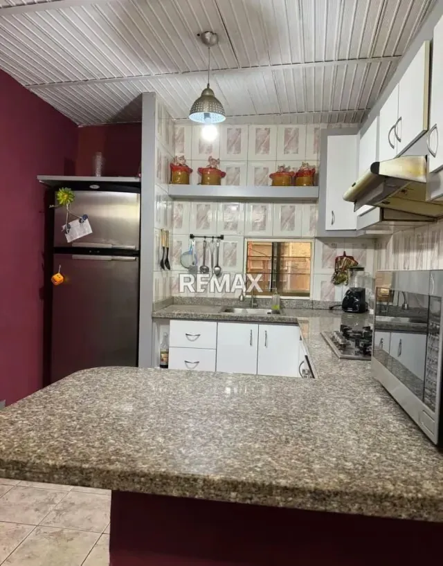 CASA DE DOS NIVELES LISTA PARA HABITAR - 4