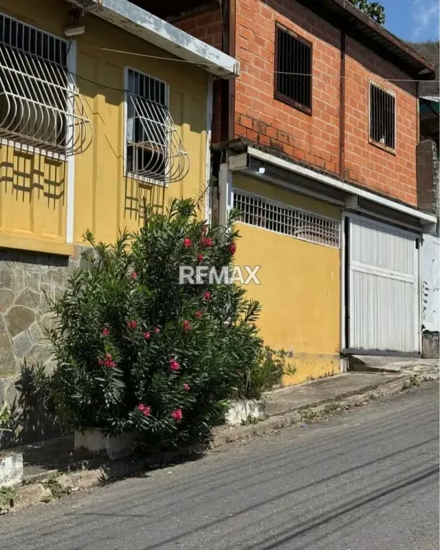 CASA DE DOS NIVELES LISTA PARA HABITAR - 5