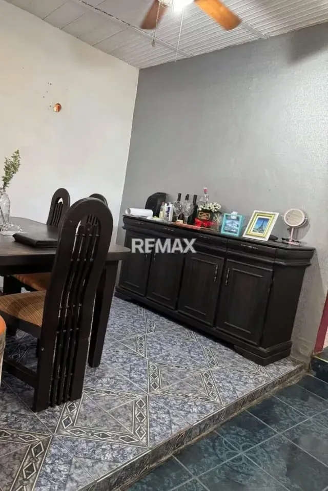 CASA DE DOS NIVELES LISTA PARA HABITAR - 8