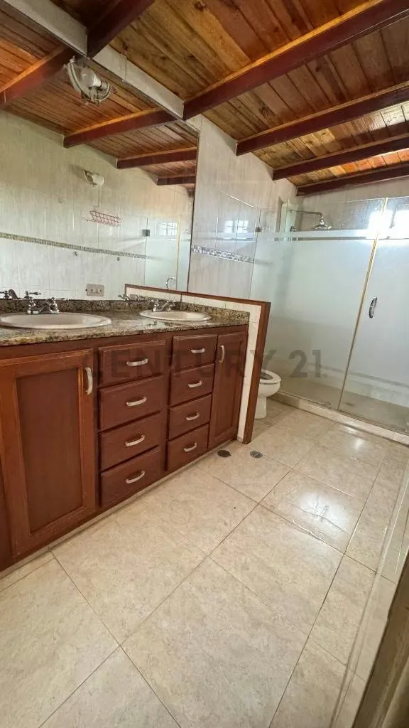 TH con excelentes dependecias y acabados modernos - 6