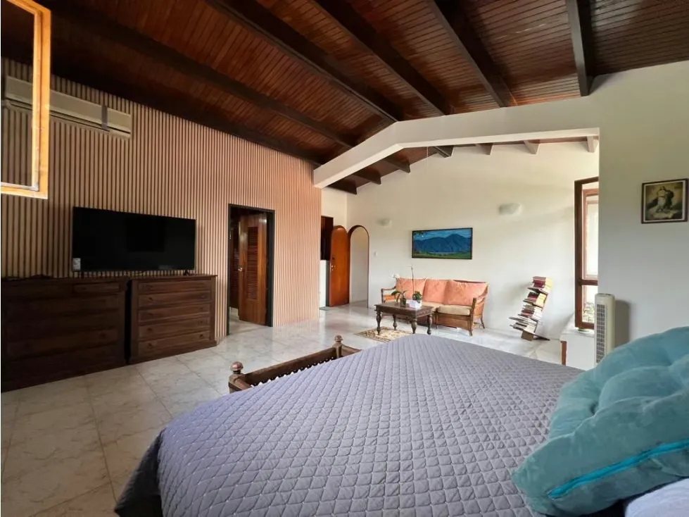 Se vende casa 1102m² 4h+2s/4b+s/5p Prados del Este - 3