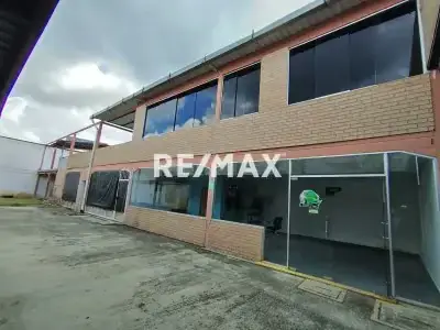 Venta de Galpon y Local Comercial en la Hoyada de San Rafael de Carvajal