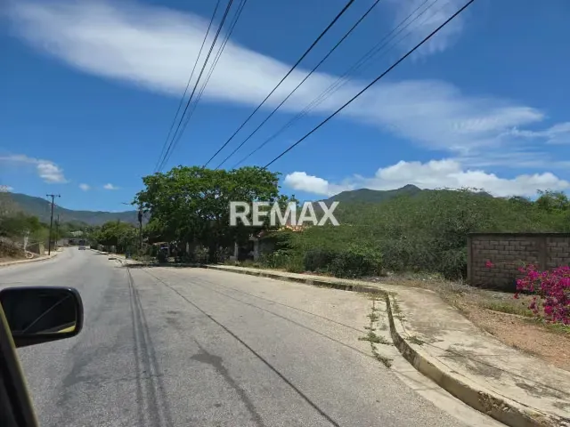 OPORTUNIDAD DE INVERSIÓN: TERRENO CON POTENCIAL PARA PROYECTO RESIDENCIAL - 11