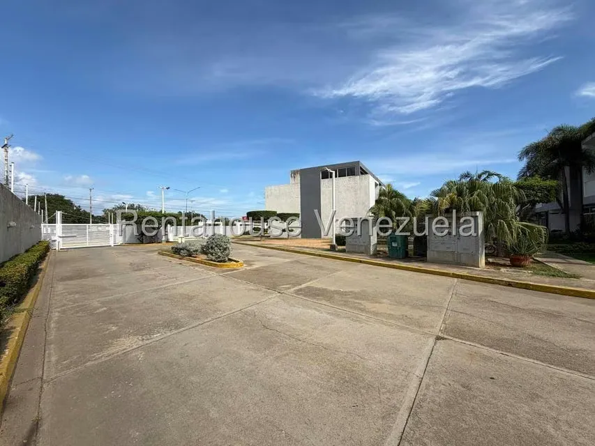 Townhouse (Multiples Niveles) en Venta en Avenida Intercomunal, Zulia - 25