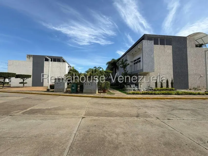 Townhouse (Multiples Niveles) en Venta en Avenida Intercomunal, Zulia - 26