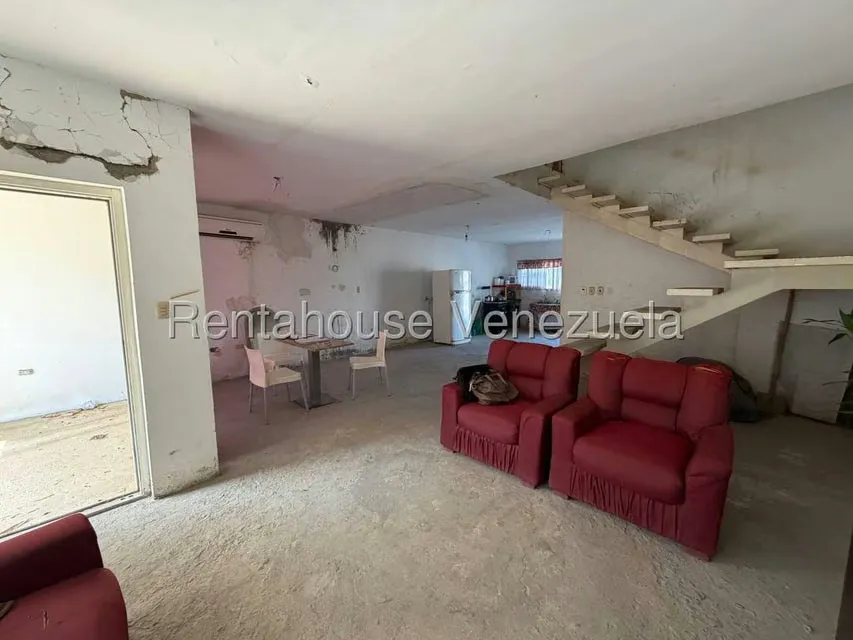 Townhouse (Multiples Niveles) en Venta en Avenida Intercomunal, Zulia - 4