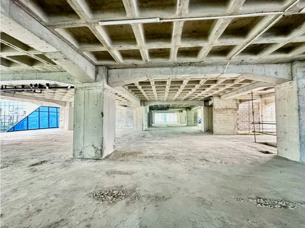 Se vende oficina 2.000m2 Las Mercedes - 3