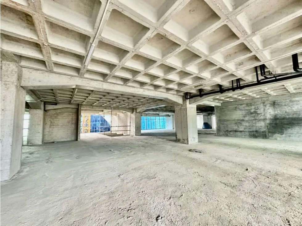 Se vende oficina 2.000m2 Las Mercedes - 9