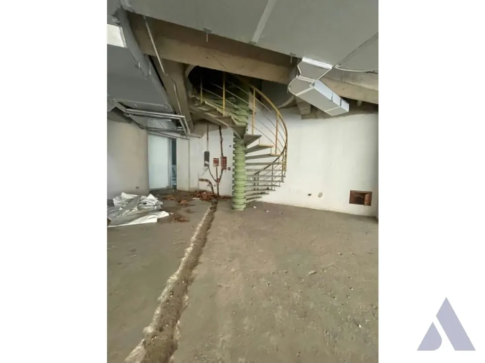 Vendo local 208m2 San José de Tarbes 4060 - 5