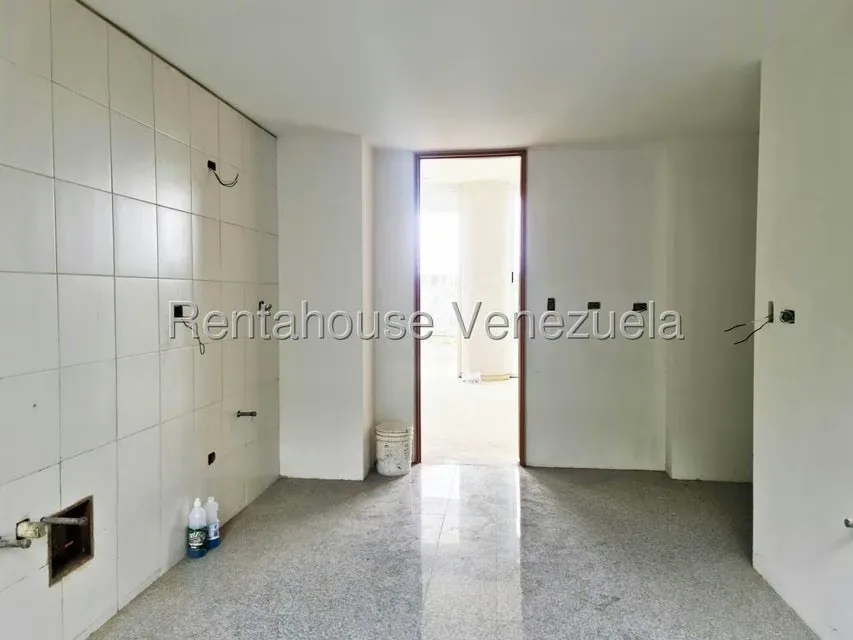 Apartamento (Planta Baja) en Venta en Colinas de Valle Arriba / Mirador de Los Campitos, Distrito Metropolitano - 7