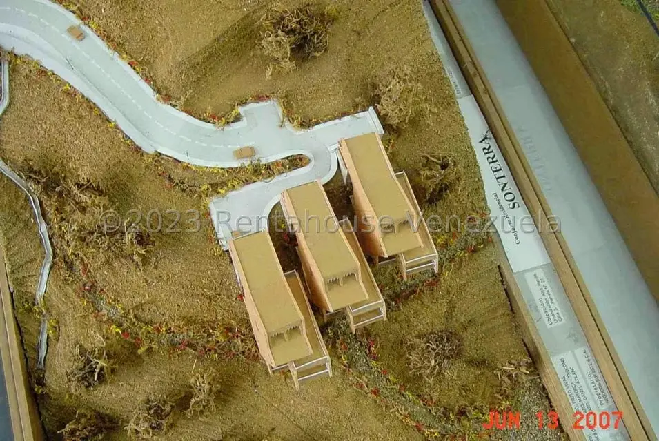 Terreno (Residencial) en Venta en Los Naranjos del Cafetal, Distrito Metropolitano - 3