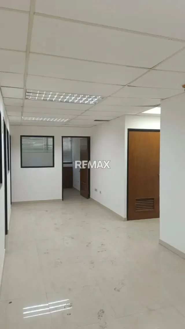 ALQUILER OFICINA TORRE EMPRESARIAL CLARET - 6