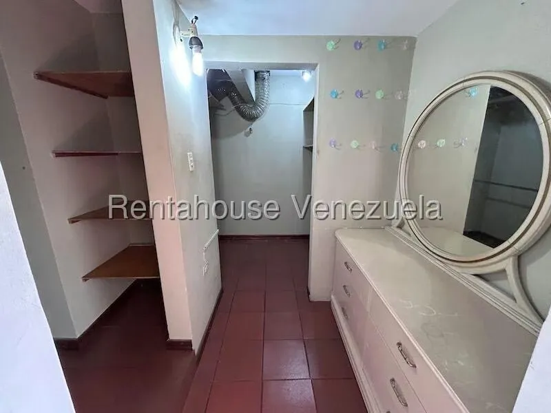 Apartamento (1 Nivel) en Venta en Los Chorros, Distrito Metropolitano - 11