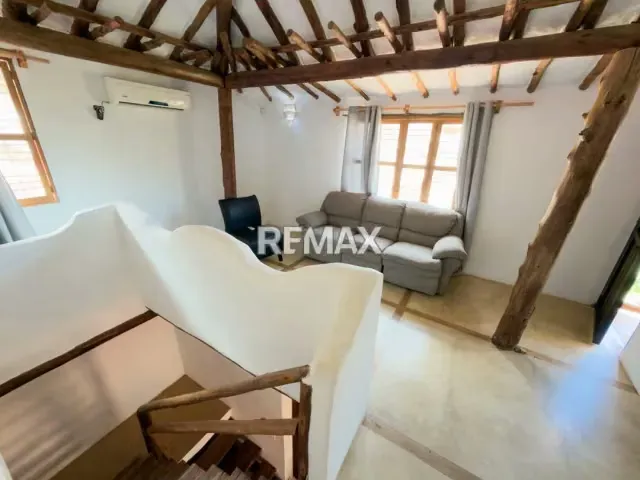 CASA RUSTICA ESTILO RANCHO CARIBEÑO CON VISTA LEJANA LATERAL AL MAR - 11