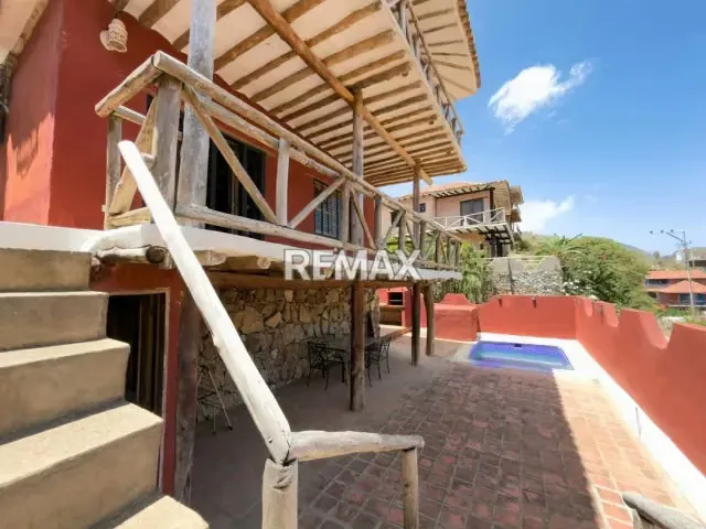 CASA RUSTICA ESTILO RANCHO CARIBEÑO CON VISTA LEJANA LATERAL AL MAR - 17