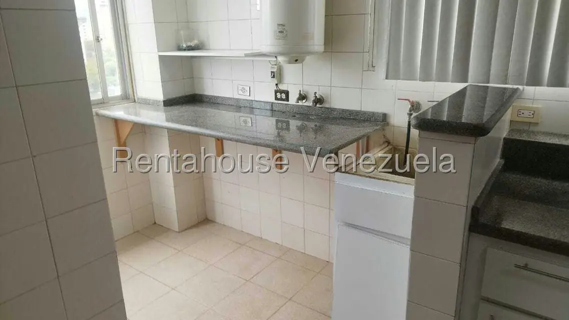 Apartamento (1 Nivel) en Venta en La Urbina, Distrito Metropolitano - 32