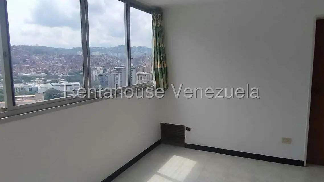Apartamento (1 Nivel) en Venta en La Urbina, Distrito Metropolitano - 38