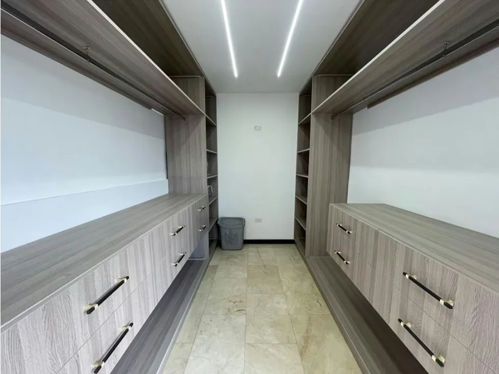 Se vende PH duplex 480m2 4H+S/6B/3P Las Mercedes - 16