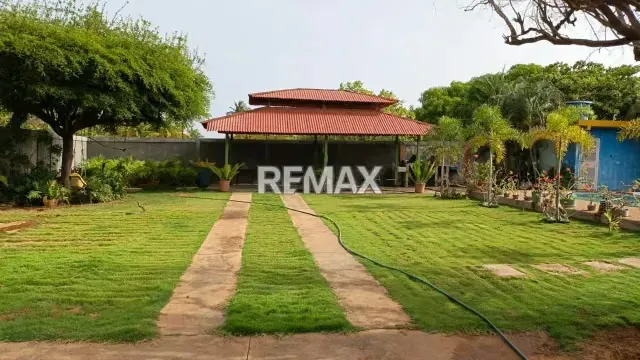 Granja con terreno en San Isidro. En Venta