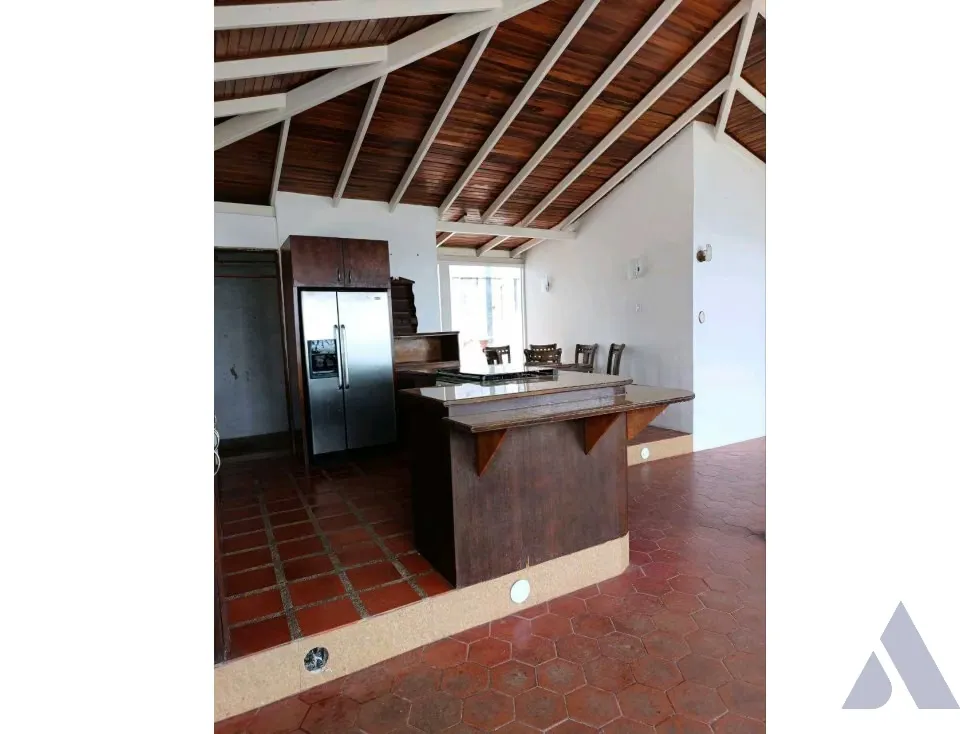 Alquilo casa 320m2 Caicaguana 3800 - 2