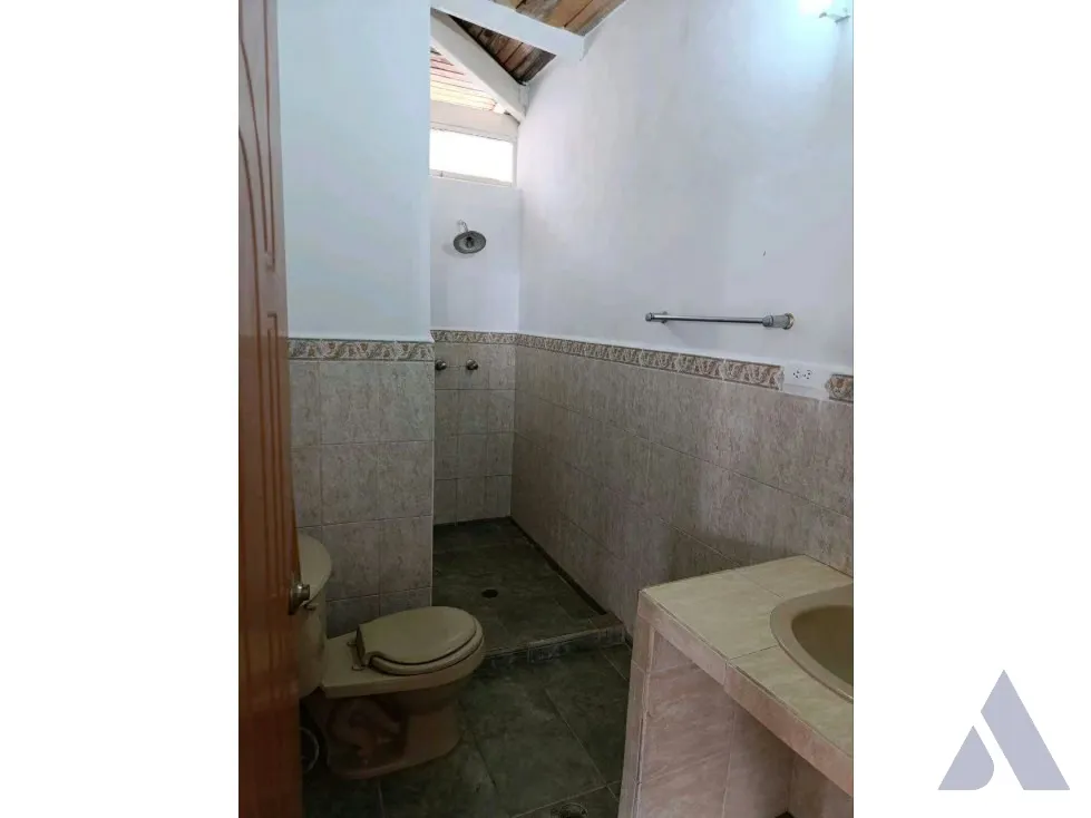 Alquilo casa 320m2 Caicaguana 3800 - 9