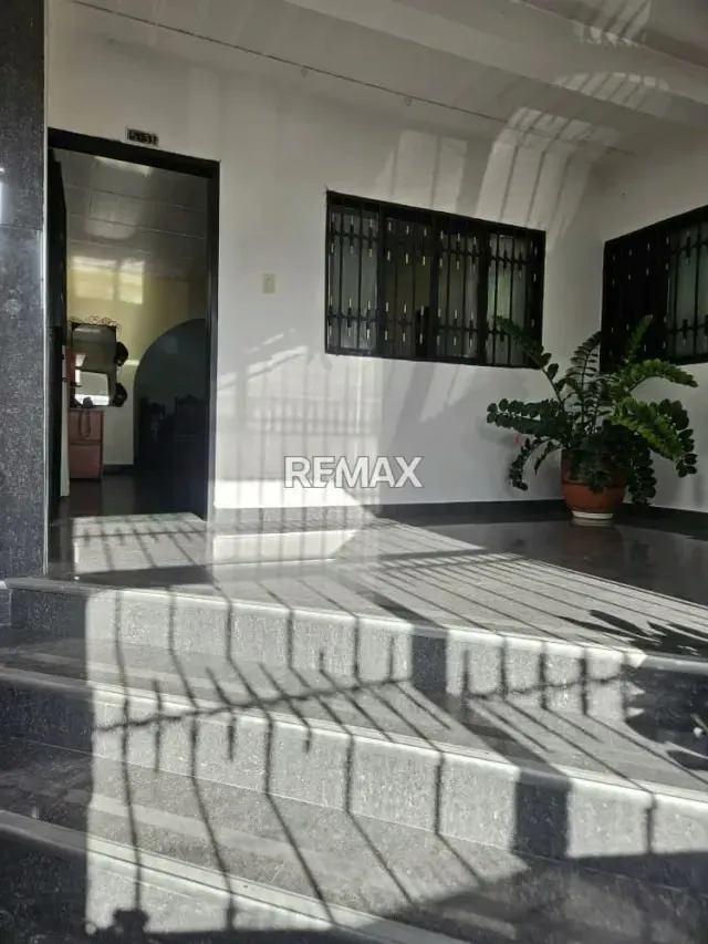 Apartamento en Alquiler! Urb. Arjona Tiene doble entrada: por la vía principal de Arjona - 13