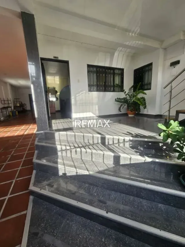 Apartamento en Alquiler! Urb. Arjona Tiene doble entrada: por la vía principal de Arjona - 14