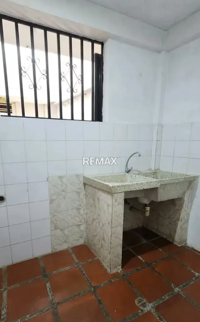 Apartamento en Alquiler! Urb. Arjona Tiene doble entrada: por la vía principal de Arjona - 18