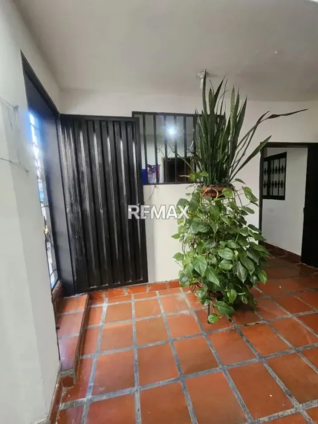 Apartamento en Alquiler! Urb. Arjona Tiene doble entrada: por la vía principal de Arjona - 5