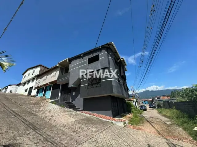 EN VENTA TERRENO EN LA VICTORIA - 3