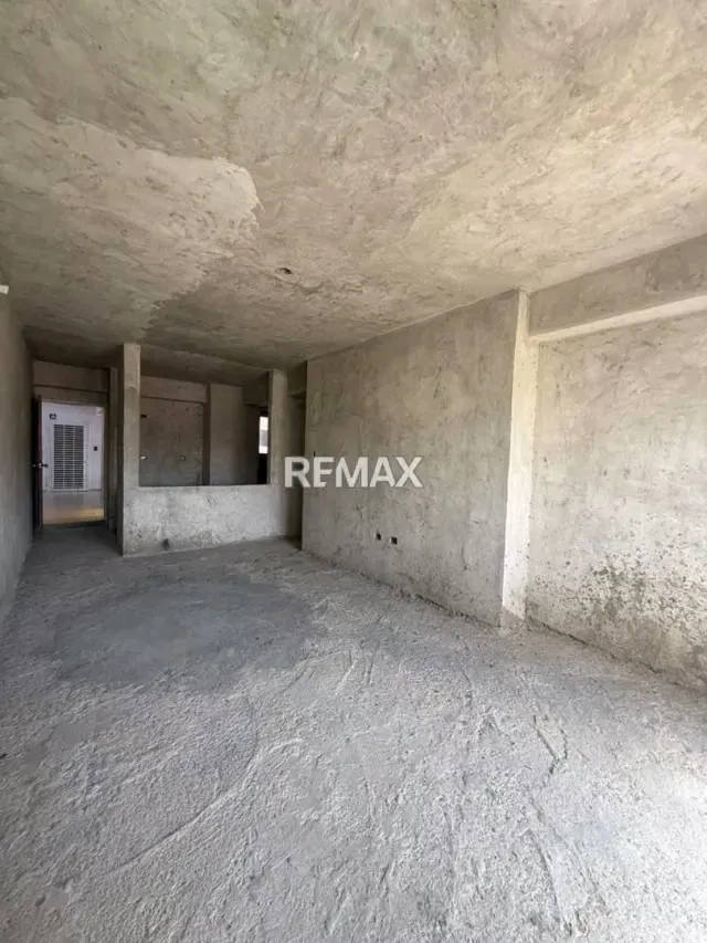 APARTAMENTO EN OBRA GRIS CONJ. RES. LOS ILUSTRE - 3