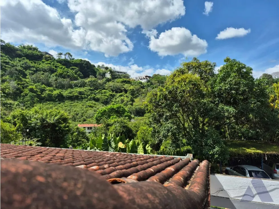 Vendo casa en calle cerrada 600m2 Los Campitos 0385 - 3