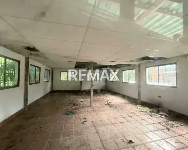 TERRENO CON LOCAL COMERCIAL Y CASA EN LA VIA PRINCIPAL DE LA AVENIDA 31 DE JULIO, ISLA DE MARGARITA - 15