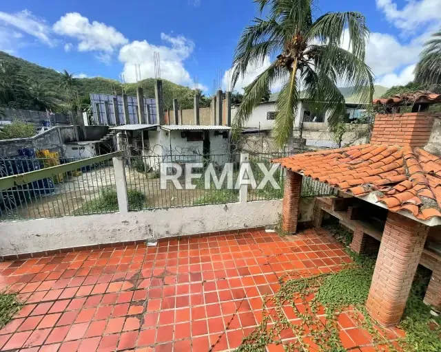 TERRENO CON LOCAL COMERCIAL Y CASA EN LA VIA PRINCIPAL DE LA AVENIDA 31 DE JULIO, ISLA DE MARGARITA - 16