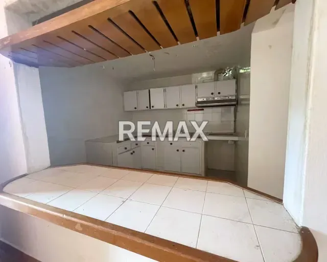 TERRENO CON LOCAL COMERCIAL Y CASA EN LA VIA PRINCIPAL DE LA AVENIDA 31 DE JULIO, ISLA DE MARGARITA - 3